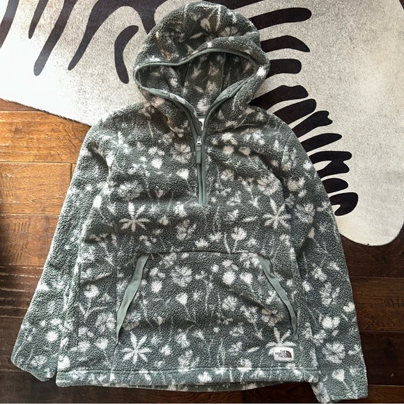 The North Face Jackets & Blazers - The North Face Campshire 2.0 Floral Sherpa Pullover